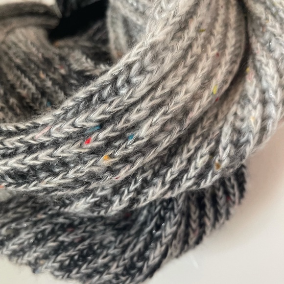Infinity Scarf - Picture 5 of 10
